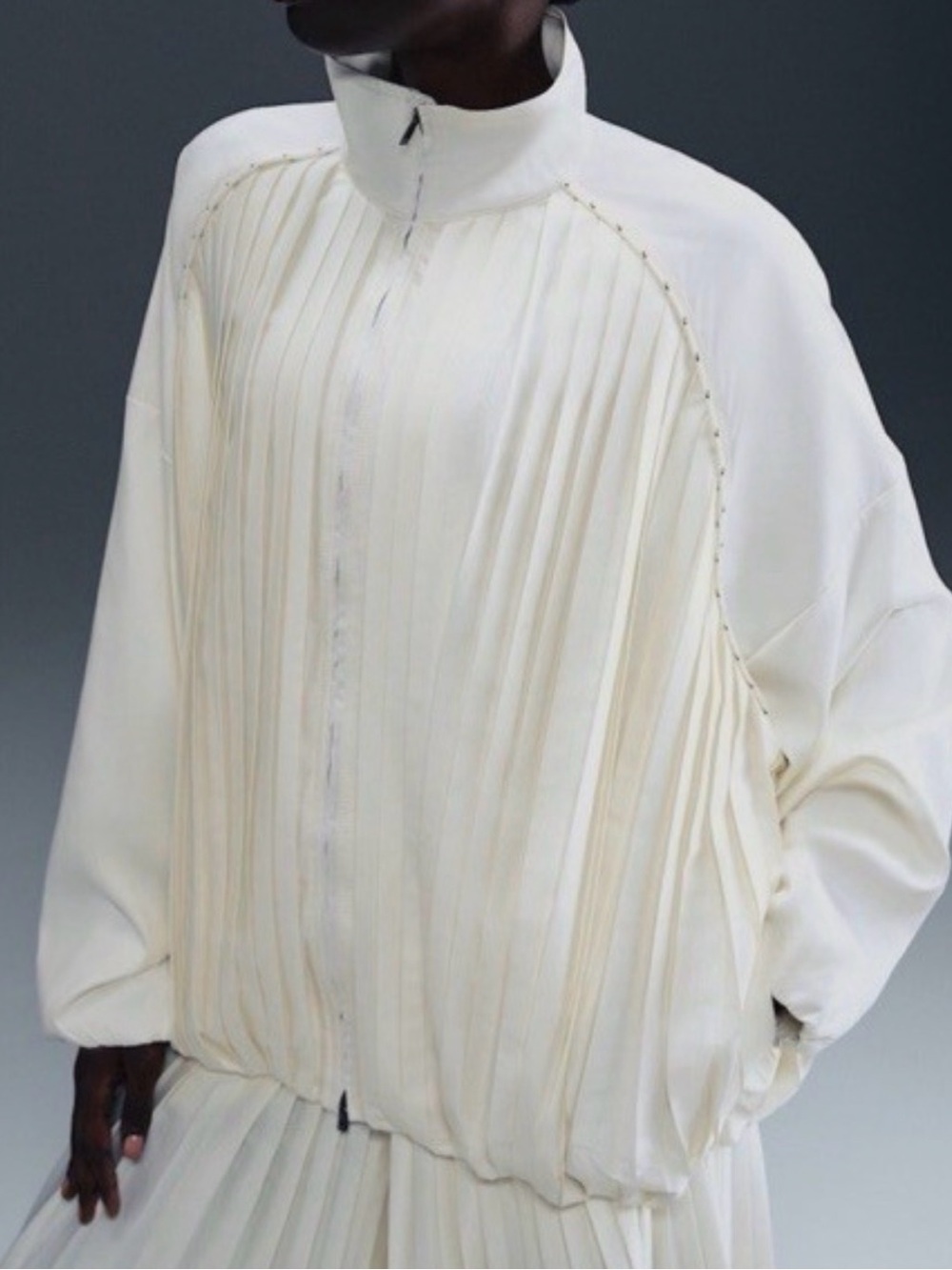 Nike Pleated Oversized Satin Full Zip Track Jacket Ivory Womens
HJ0516-133